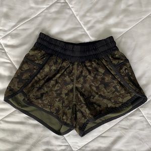 Lululemon Tracker Shorts 4”